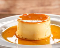 Os cozinheiros concordam: "Para deixar o pudim caseiro mais cremoso, não adicione mais leite, mas sim 100 ml de creme de leite fresco."