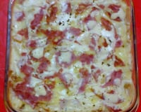 Torta de pão de forma com creme branco