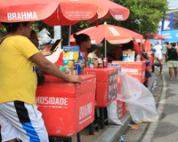 Já anota no orçamento de Carnaval: esses são os preços das cervejas nos blocos do Rio e São Paulo