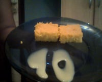 Bolo de cenoura com calda de chocolate