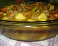 Carne ao curry com batatas e cenoura