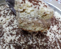 Bolo molhadinho de doce de leite