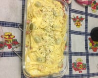 Macarrão com presunto e molho branco
