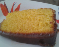 Bolo fofinho de cenoura com chocolate