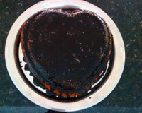 Bolo de cenoura com cobertura crocante de chocolate da Rosineide