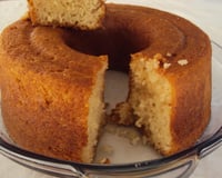 Bolo de abacaxi com caldo da casca