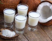 Aprenda a fazer leite de coco caseiro