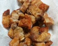 Torresmo a pururuca no micro-ondas