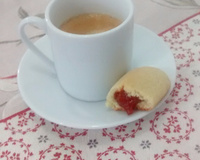 Biscoitinho com recheio de goiabada