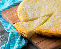 Torta de cocada cremosa: a sobremesa que fica pronta rápido e sai do forno douradinha
