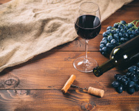 Vinho: confira dicas para você não abrir mão da bebida mesmo no verão