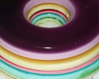 Gelatinas coloridas em camadas