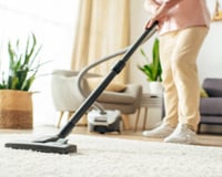 Faxina rápida: como limpar sua casa em menos de 20 minutos com esse sistema simples