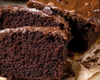 Técnica de confeiteira: esse ingrediente gratuito vai deixar o bolo de chocolate fofinho