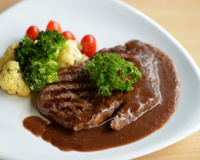 Filé mignon ao molho madeira: confira a receita clássica