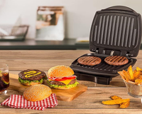Hambúrguer e pão quentinhos ao mesmo tempo: grill Oster 2 em 1 com estufa por 45% OFF