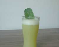 Suco de abacaxi com hortelã