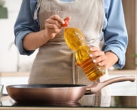 Cheiro de fritura em casa ficou para trás: é só ferver essas sobras de comida para não ter mais esse problema