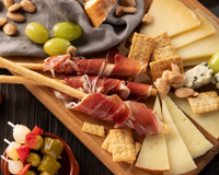 Tábuas de frios digna de profissional: 8 truques de montagem para impressionar os convidados