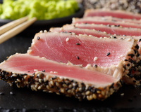 Atum em crosta de gergelim: confira a receita