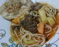 Sopa de legumes com músculo e massinha