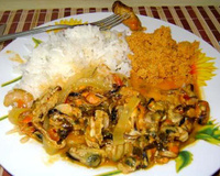 Moqueca de Sururu com farofa de alho