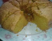 Bolo de cenoura com cobertura de caramelo