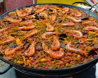 O único ingrediente que esse chef espanhol famoso considera essencial para fazer paella