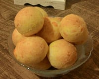 Pão de queijo crocante