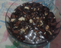 Pavê de chocolate com barra de chocolate