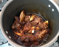 Costela na cerveja preta