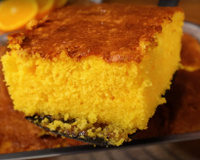 Bolo fofo de laranja bem molhadinho SEM FARINHA e SEM LEITE: receita simples para comer com o café da tarde