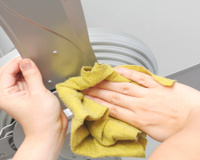 Nem aspirador de pó, nem água sanitária: como limpar seu ventilador de teto de forma fácil e sem danificá-lo