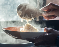 A panela elétrica de arroz da Oster está com super desconto no Mercado Livre!