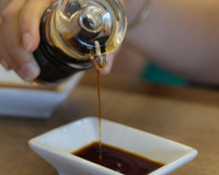 Shoyu é tudo igual? Saiba como escolher um molho oriental de qualidade para deixar suas receitas ainda mais saborosas