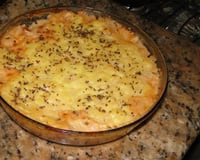 Arroz escondidinho com frango e queijo