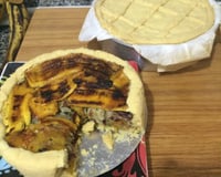Torta de carne seca com banana da terra