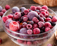 As frutas perdem os nutrientes depois de congeladas? Veja o que especialistas têm a dizer sobre o assunto e como fazer o congelamento do jeito certo