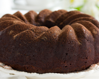 Sem açúcar e sem farinha: como fazer um bolo de chocolate que parece uma esponja de tão macio para acompanhar o lanche da tarde