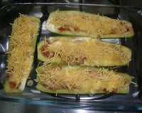 Abobrinha com calabresa e parmesão