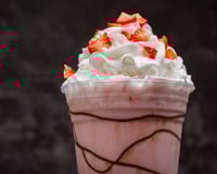 Adeus cappuccino tradicional: essa versão de morango com Nutella que eu aprendi com a minha prima é o verdadeiro paraíso!