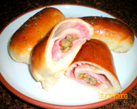 Pãozinho recheado com presunto e mussarela