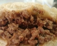 Carne moída com pão francês