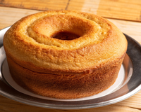 Sem farinha, sem açúcar, mas ideal para o café: bolo de laranja com uma receita bem simples