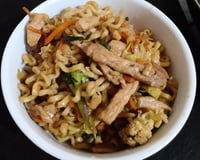Yakissoba de frango e carne