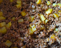 Carne moída com batata