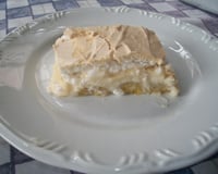 Torta de banana com creme e suspiro do Marcelo