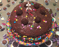 Bolo de aniversário colorido