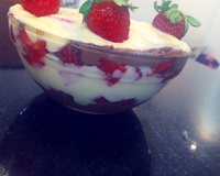 Pavê de morango com chocolate