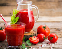 Como fazer suco de tomate: veja 5 receitas fáceis e refrescantes